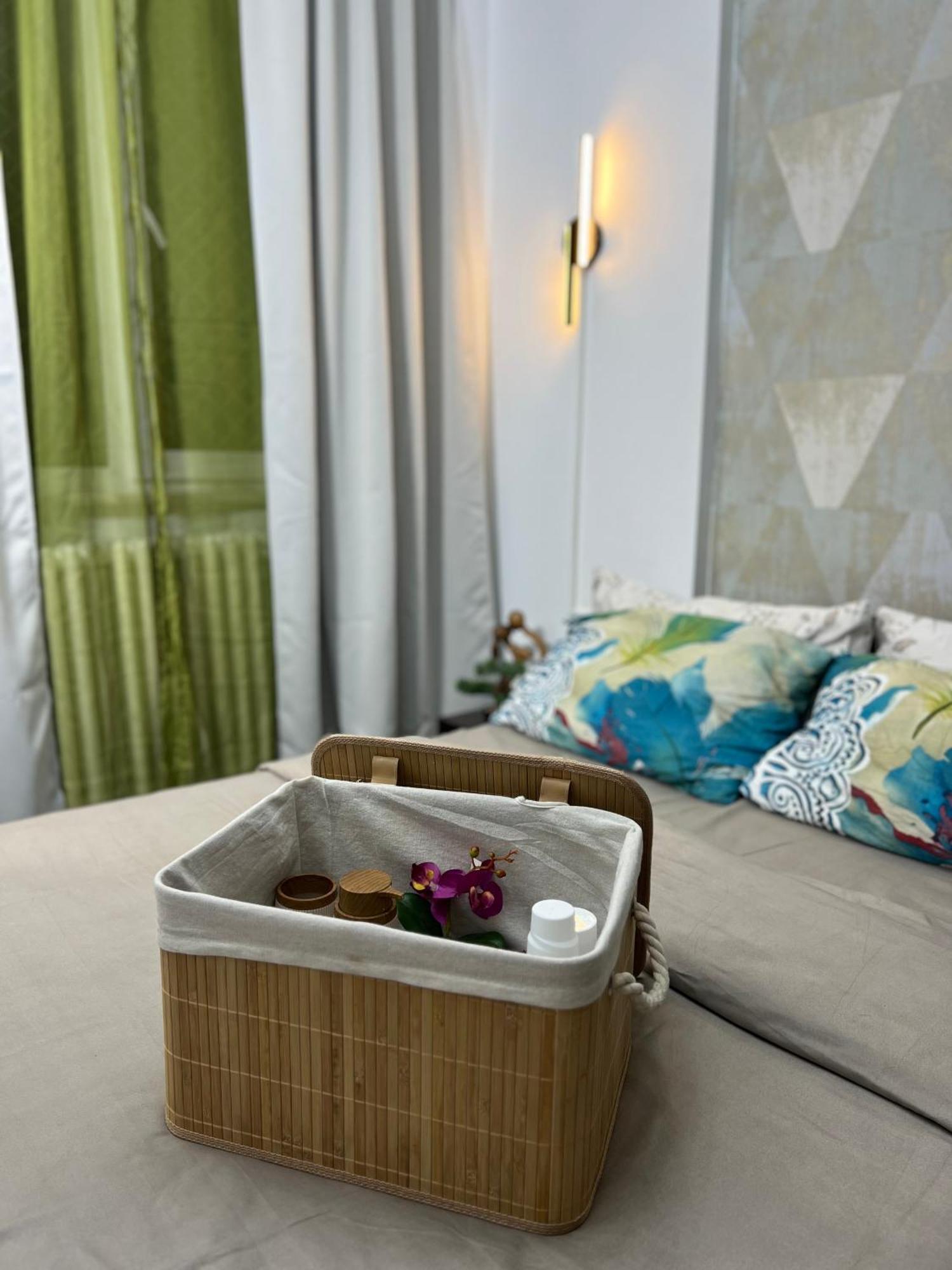 Kiwi Apart-Hotel 1Br Wi-Fi Free - Close To Old Town - Cozy Location - Shorter Or Longer Stay - R&M Boutique Bukarest Kültér fotó